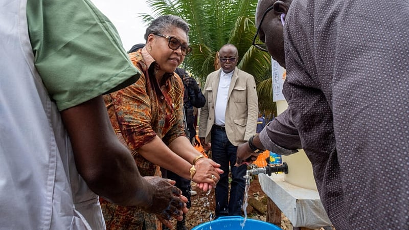 Ebola surges past 3,200 cases in DRC as Oxford begins first v