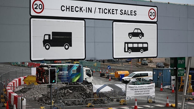 EU to replace passport stamps with digital checks from Octob...