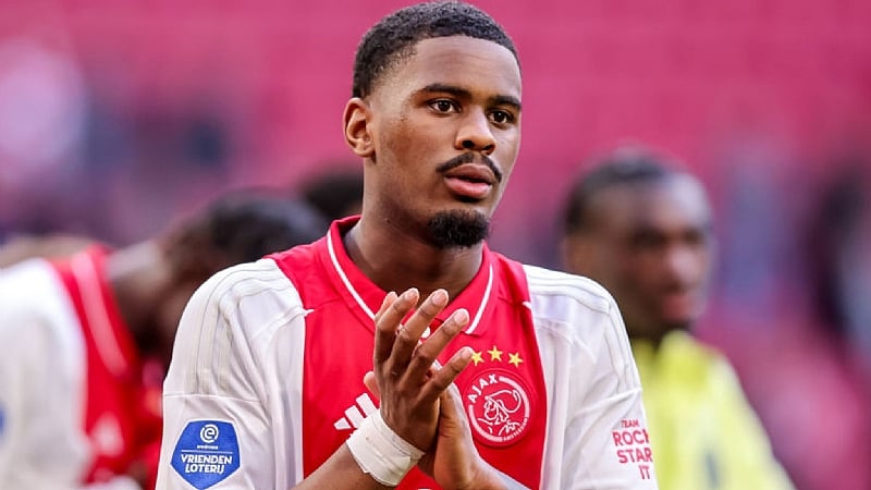 Chelsea agree deal to sign Ajax defender Jorrel Hato