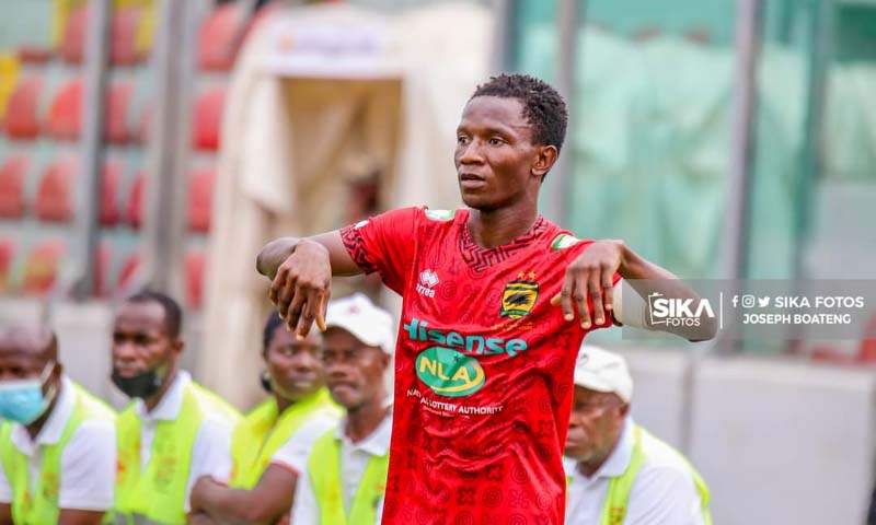 Imoro Ibrahim finally says goodbye to Asante Kotoko teammates after ...