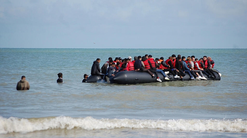 Six dead after migrant boat capsizes in Channel