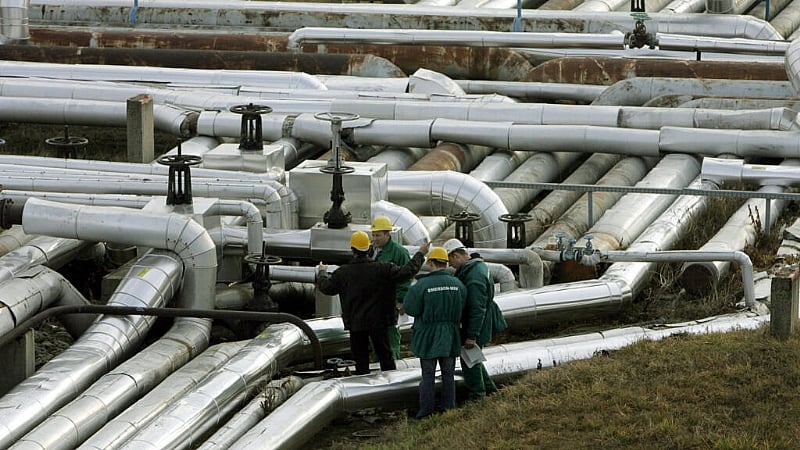 Pipeline dispute shows Central Europe’s struggle to cut ties with Russian oil