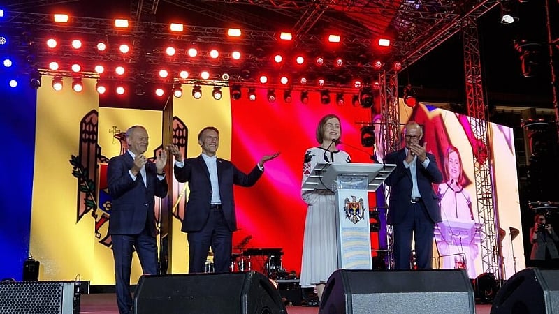 Macron pledges France's 'determined support' for Moldova joining EU ahead of polls