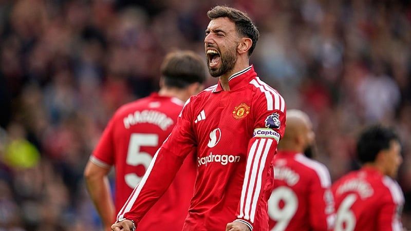 pl-bruno-fernandes-hat-trick-helps-manchester-united-recover-to-beat