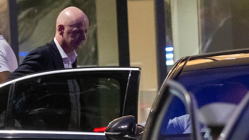 FIFA backs Infantino but apologises over World Cup investment plan