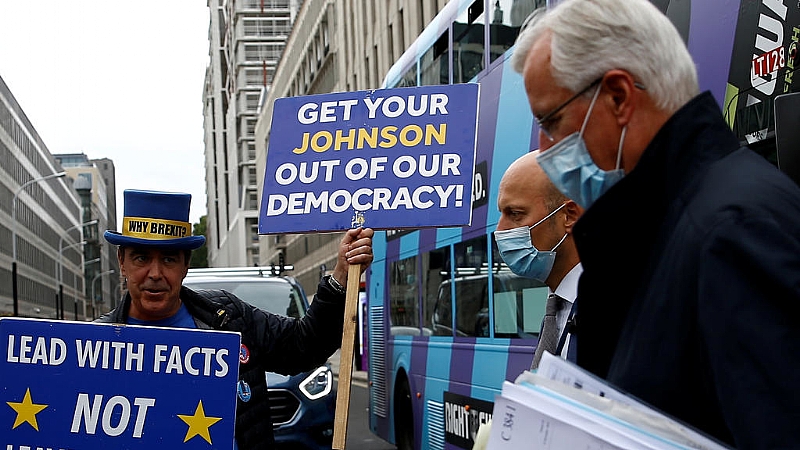 France warns Britain over 'unacceptable' Brexit bill as EU threatens action