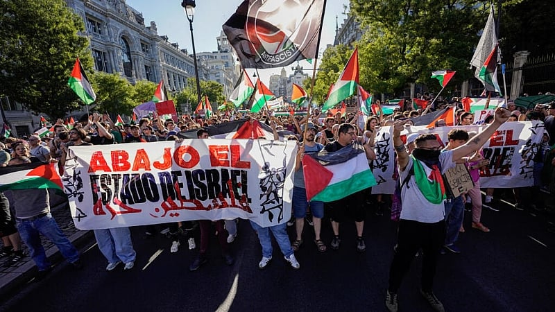 Politicians trade barbs as Madrid protests curtail La Vuelta's final fiesta
