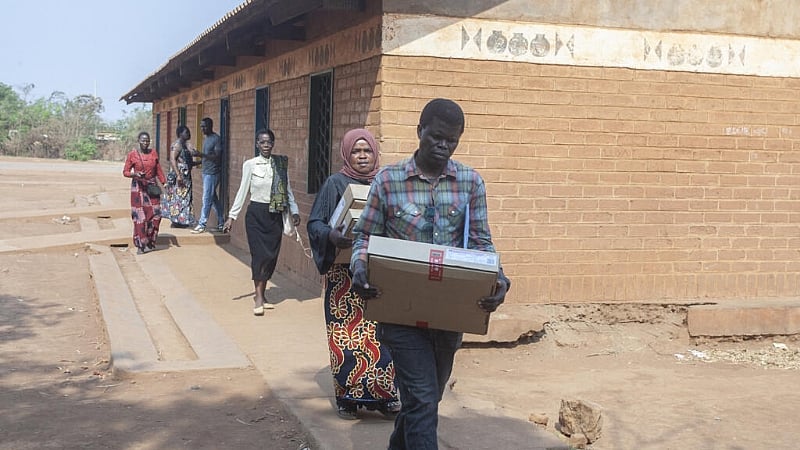 Malawians face soaring prices and joblessness as they head to