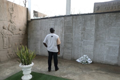 Sierra Leone president asks for civil war 'forgiveness'