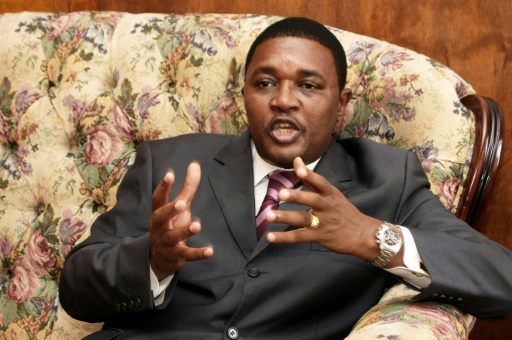 Zimbabwe ex-ministers appear in court on graft charges