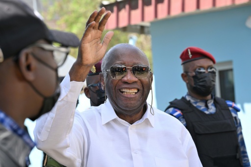 I.Coast opposition leader Gbagbo stays on as party chief