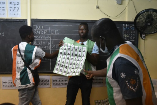 Both sides claim victory as Ivory Coast counts votes