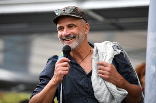 France acquits activist who helped African migrants