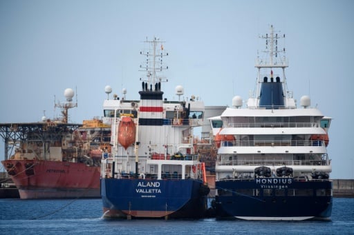 Final hantavirus ship evacuations begin after weather delay
