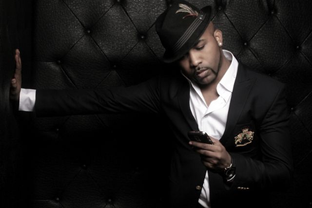 Breaking News!- Banky W To Perform At Mama 2010