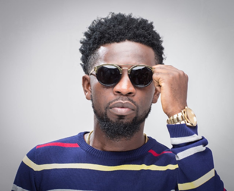 Bisa Kdei Releases Promo Pictures Ahead Of New Song With Mugeez