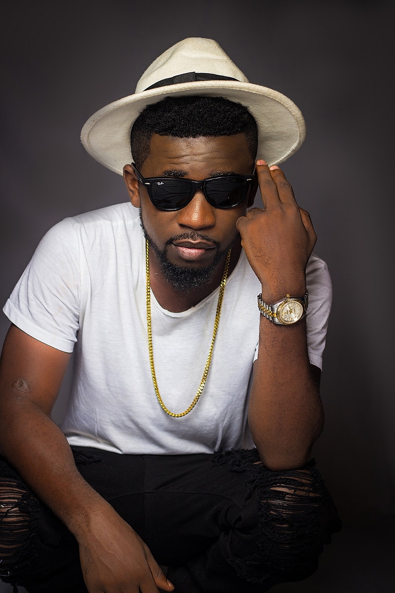 Bisa Kdei Releases New Promo Pictures Ahead Of BreakThrough Album