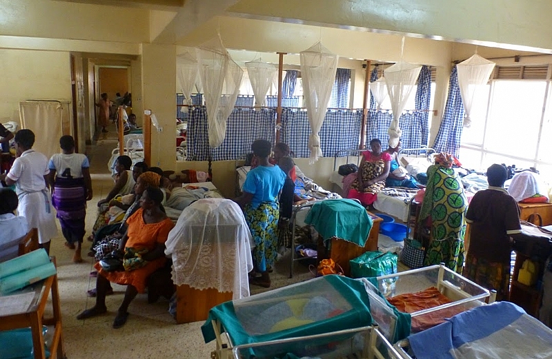 OverCrowding At Maternity Ward Of Juaboso Hospital; Four children