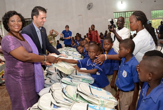 Yara donates 800 school bags to Pantang Primary School