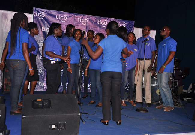 Qweci Oteng, MzVee, Alabaster Box and others rock at Tigo's Carols ...