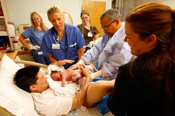 Thomas Beatie Pregnant Man Gives Birth Photos