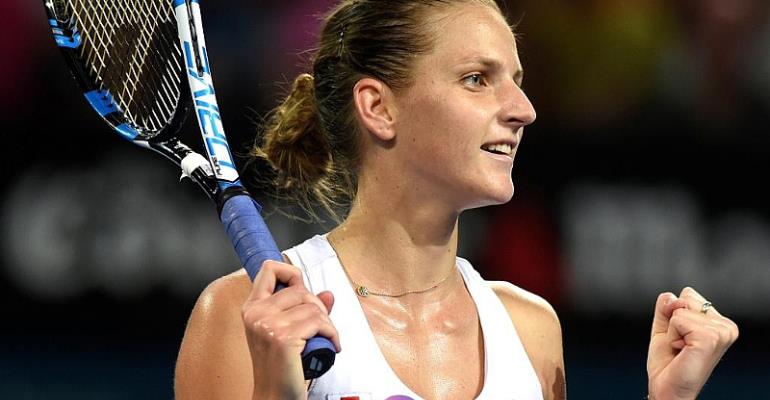 Australian Open: Serena Williams and Milos Raonic crash out, Novak Djokovic advances