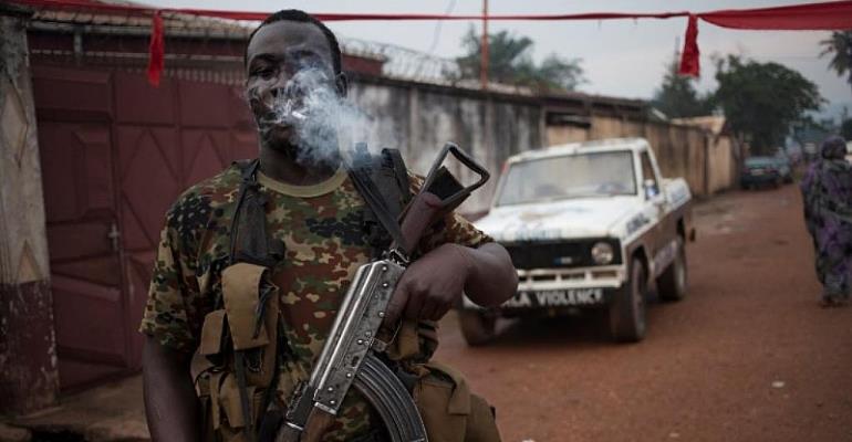 France pushes for easing of UN arms embargo against CAR