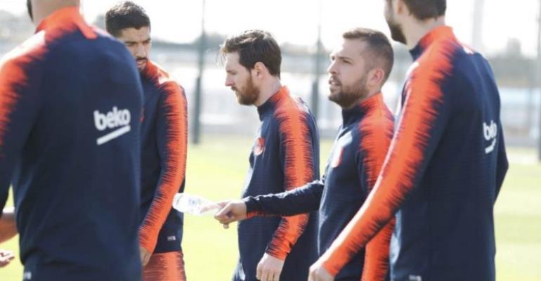 La Liga Lionel Messi Back In Barcelona Training