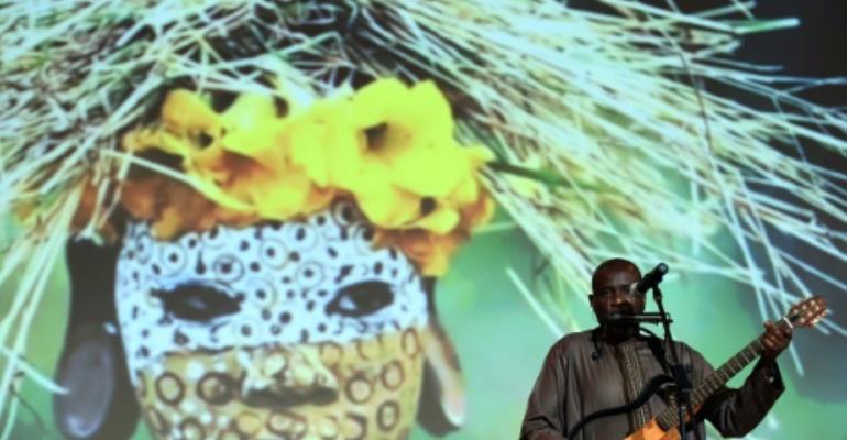 Baryshnikov, Youssou N\'Dour among top art prize winners