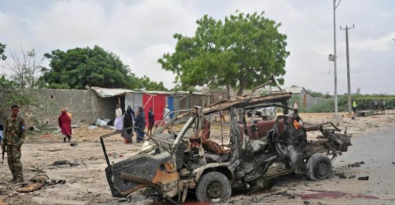 10 dead as new Somali army chief escapes car bombing