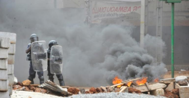 Teachers in Guinea suspend strike after mediation offer