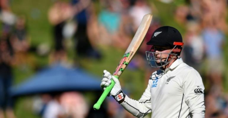 Nicholls\' century leads New Zealand recovery