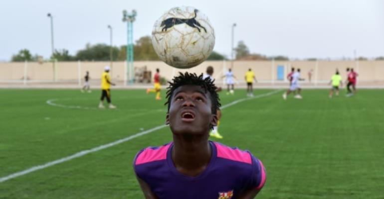 Migrants in limbo power Niger football club