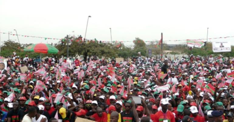 Thousands rally in Angola demanding fair election
