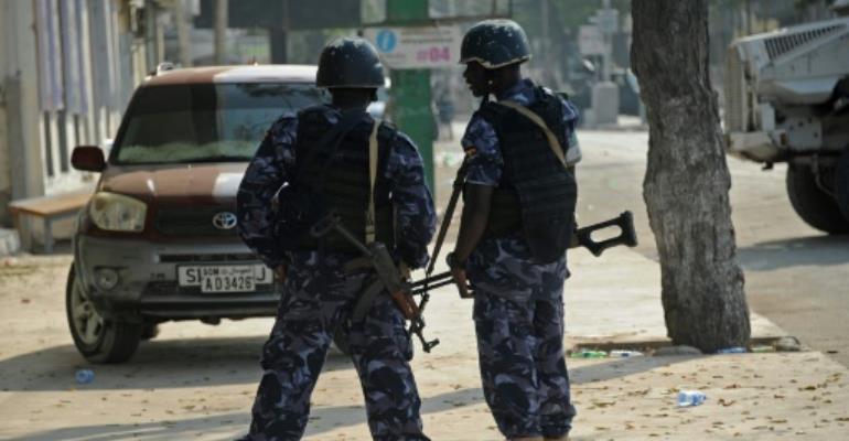 Somalia restaurant car bomb kills seven