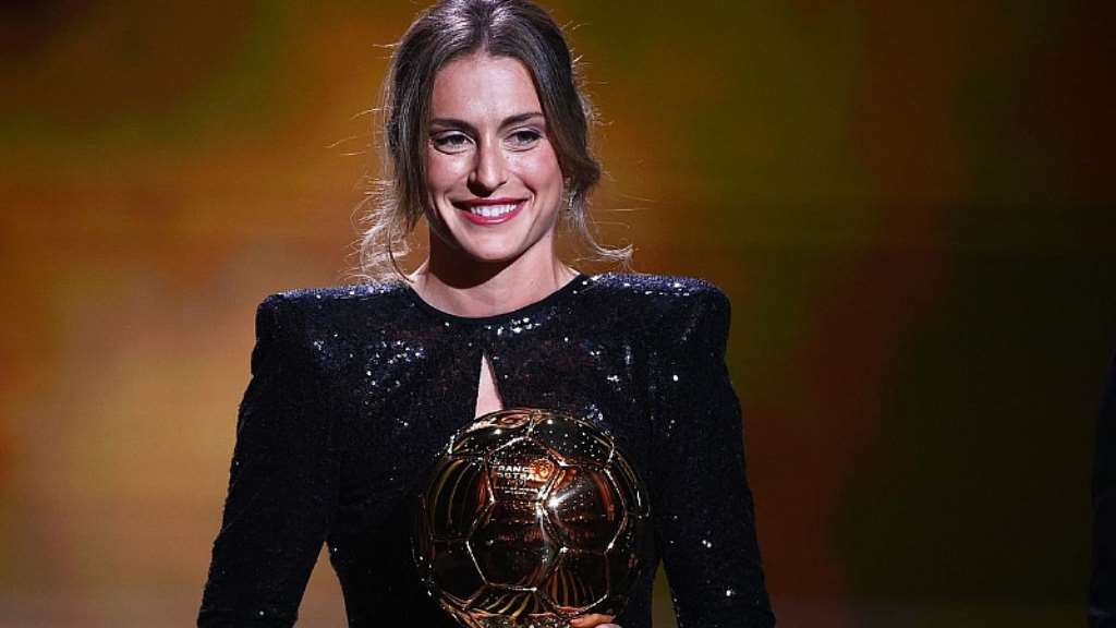 ballon d or 2021 barcelona s alexia putellas wins women s award