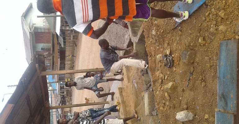 On the process of demolishing the structure by the rented youth
