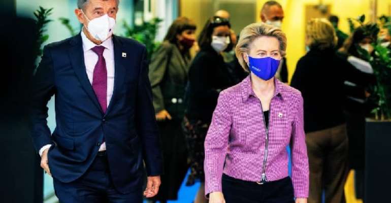 European Commission chief leaves EU summit after COVID-19 contact