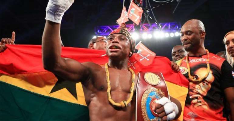 Isaac Dogboe defeated Hidenori Otake in his first title defense