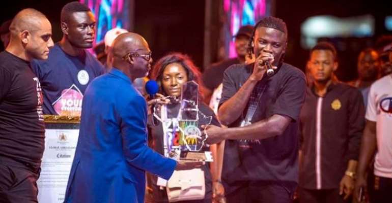 Stonebwoy receives Millennium Excellence Award at Zero Borla concert