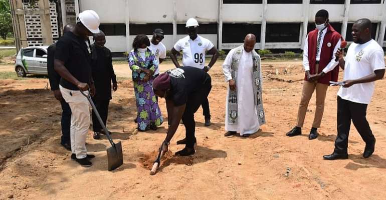 Adisadel '98 Year Group Cut Sod For 200-Seater Library Complex