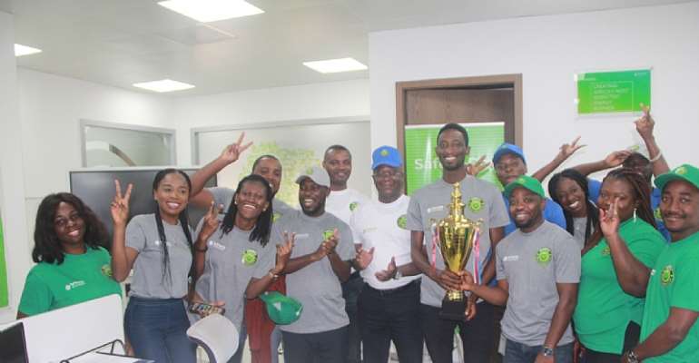 Wiiners of the Safety Day quiz with the Managing Director of Vivo Energy Ghana, Mr. Ben Hassan Ouattara