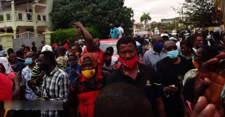 Gov’t Is In Bed With NAM1 To Rob Us – Menzgold Customers As They Besiege Zylofon Media