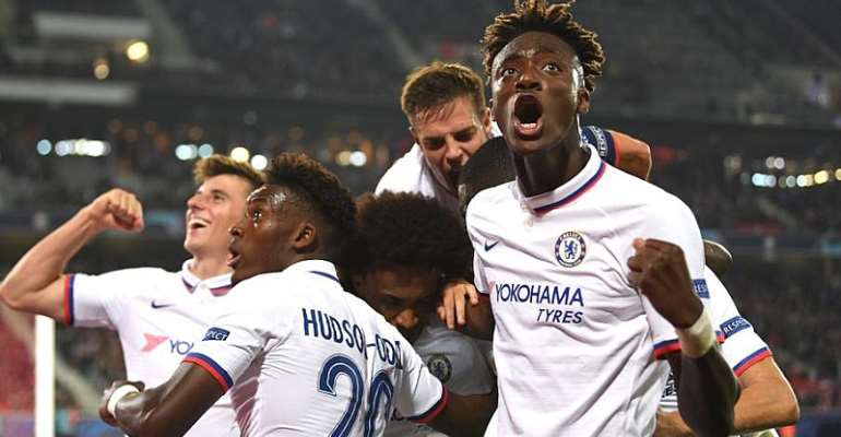 UCL: Willian's Late Strike Earns Chelsea Win At Lille