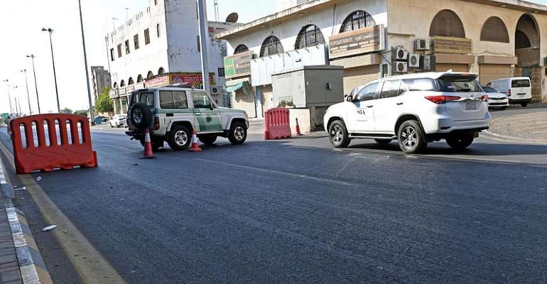 Bomb Blast Wounds Several People At Wwi Remembrance In Saudi City Of Jeddah