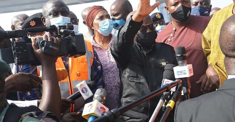 Akufo-Addo Visits Odawna Shops Razed By Fire