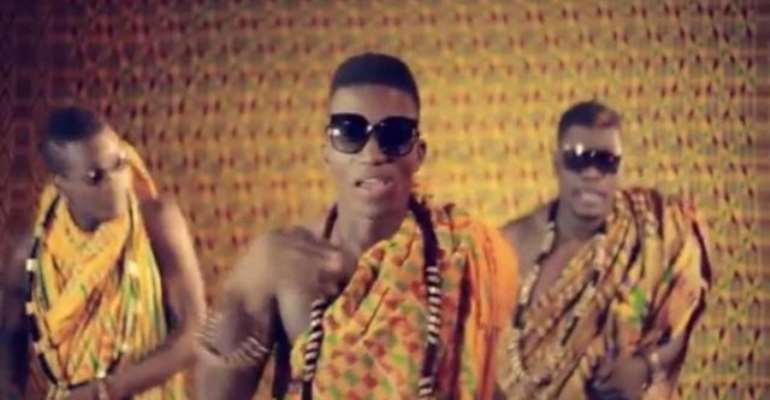 Castro (left), Kofi Kinaata (middle) and Asamoah Gyan in 'Odo Pa'