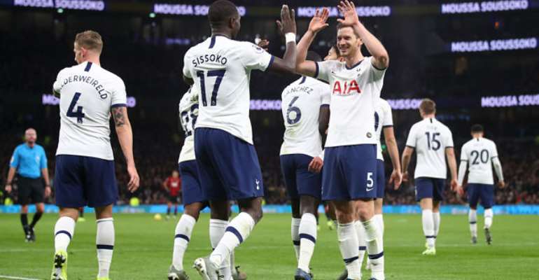 Spurs Reach FA Cup Fourth Round, Newcastle Cruise