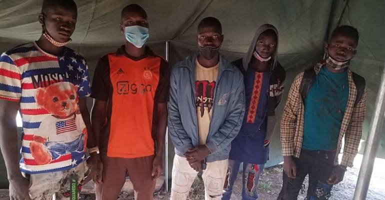 U/W: Five Burkinabes grabbed at Ga inland post for sneaking into Ghana