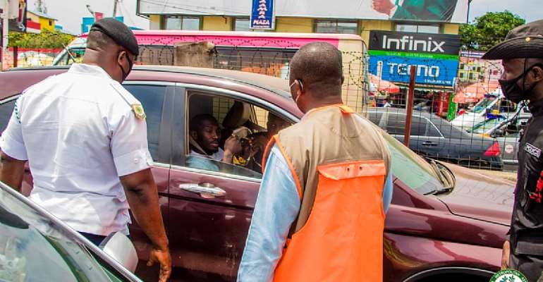 Tema: 105 persons arrested for not wearing nose masks